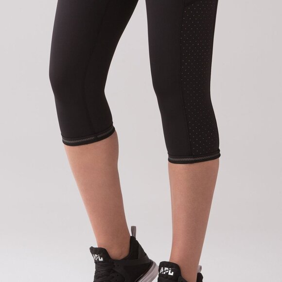 Lululemon | Mind Over Miles Crop Legging in Black 17" - Picture 5 of 14
